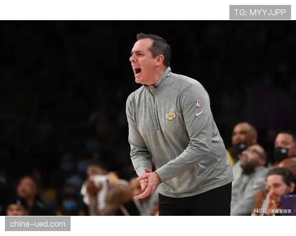 沃格尔长轮换对比哈姆临场混乱 湖人三任主帅布阵风格解析 沃格尔长轮换对比哈姆临场混乱 湖人三任主帅布阵风格解析